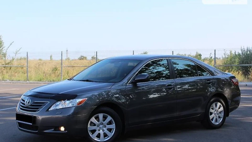 Toyota Camry 3