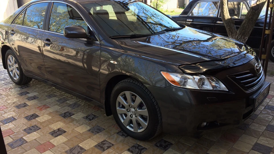 Toyota Camry 4