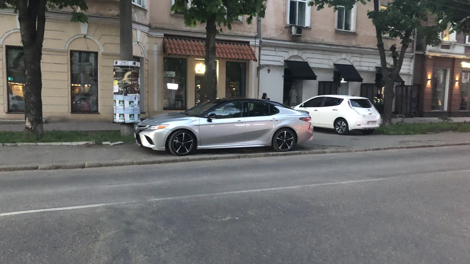 Toyota Camry 2