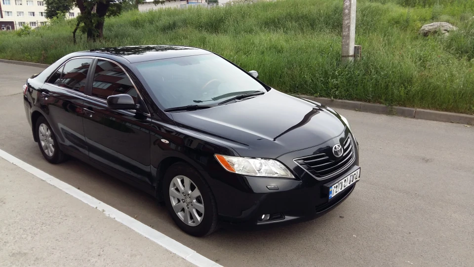 Toyota Camry 2