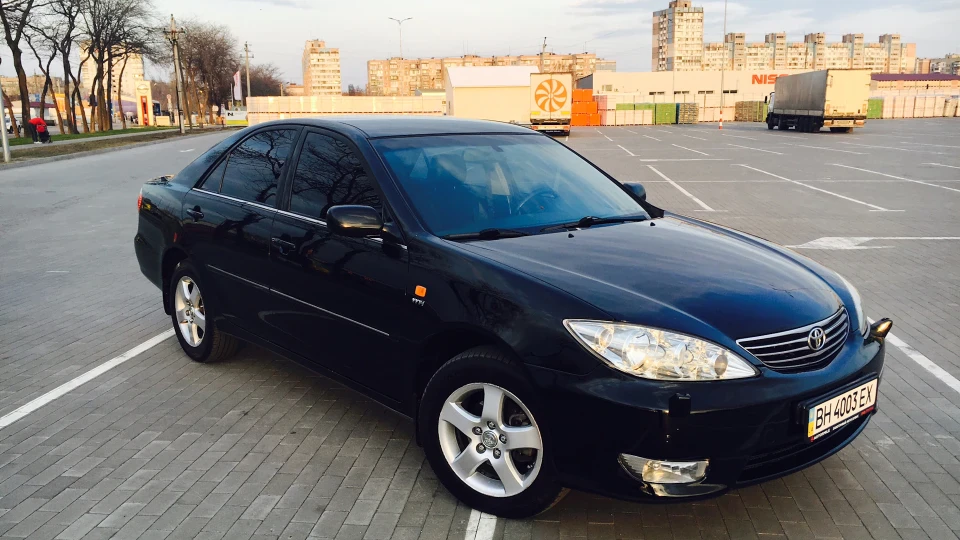 Toyota Camry 2