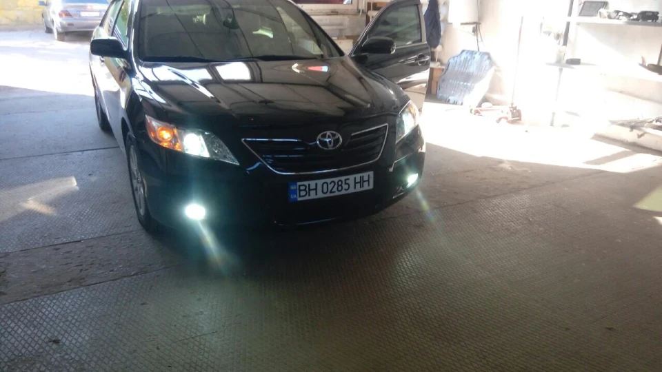 Toyota Camry 2
