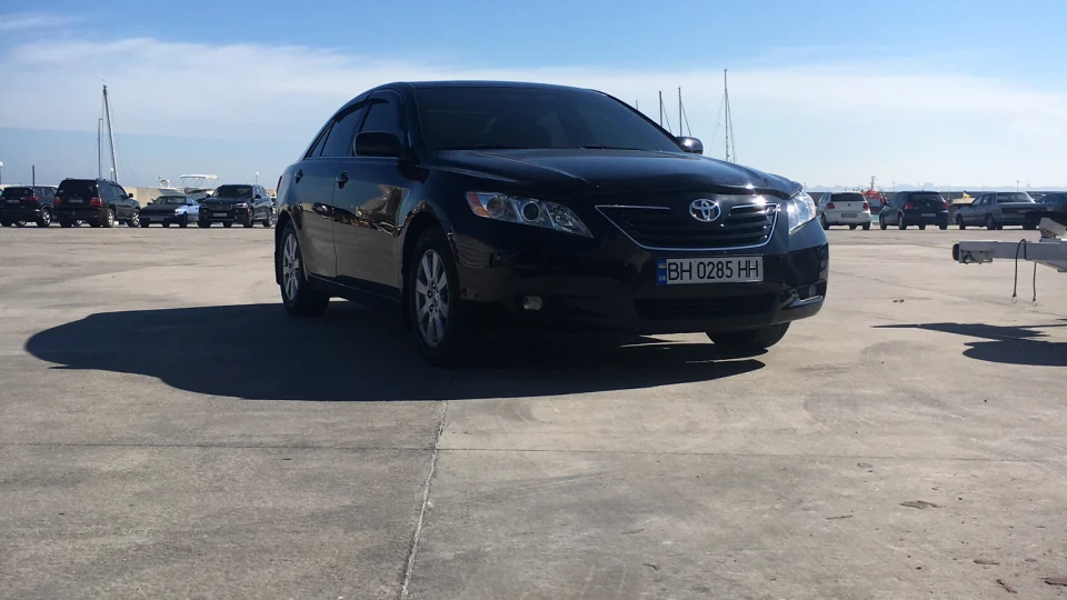 Toyota Camry 4