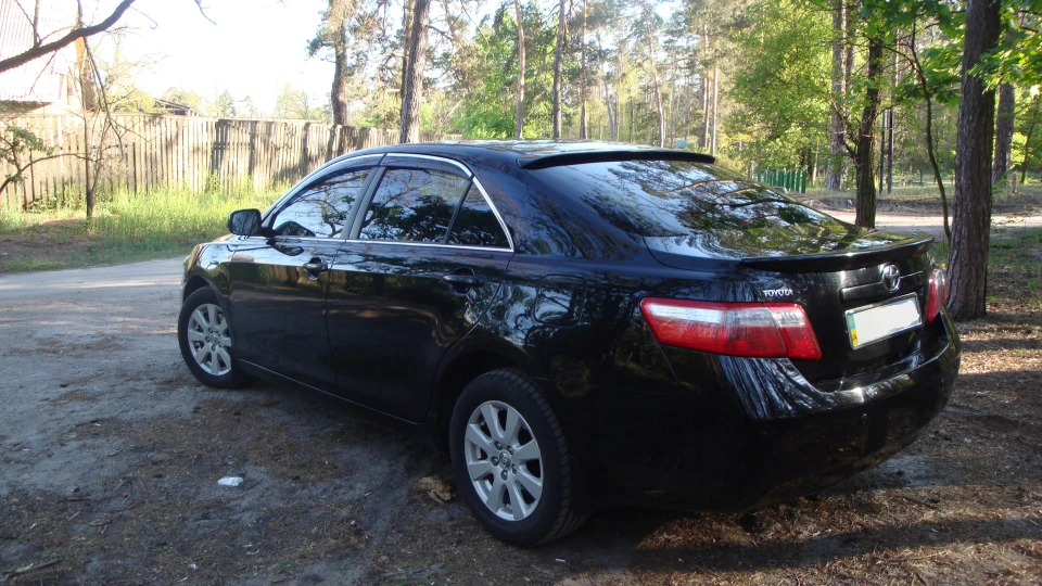 Toyota Camry 4