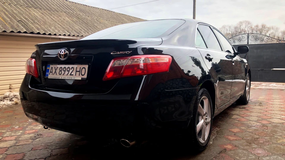 Toyota Camry 2