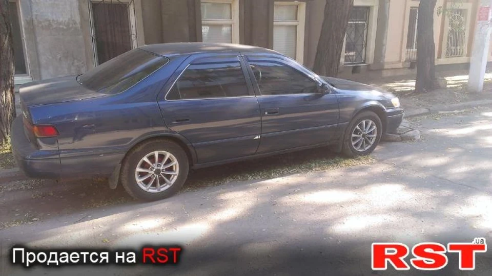 Toyota Camry 5
