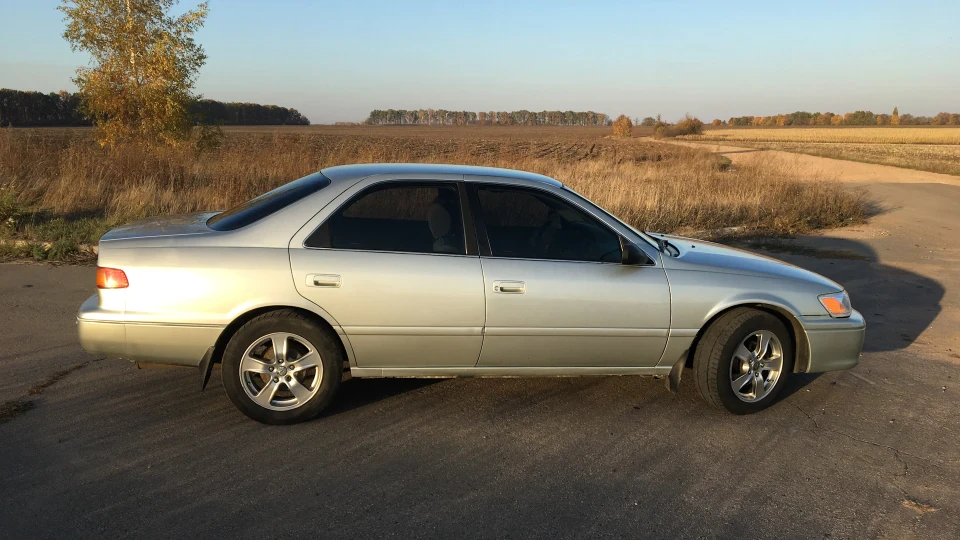 Toyota Camry 2