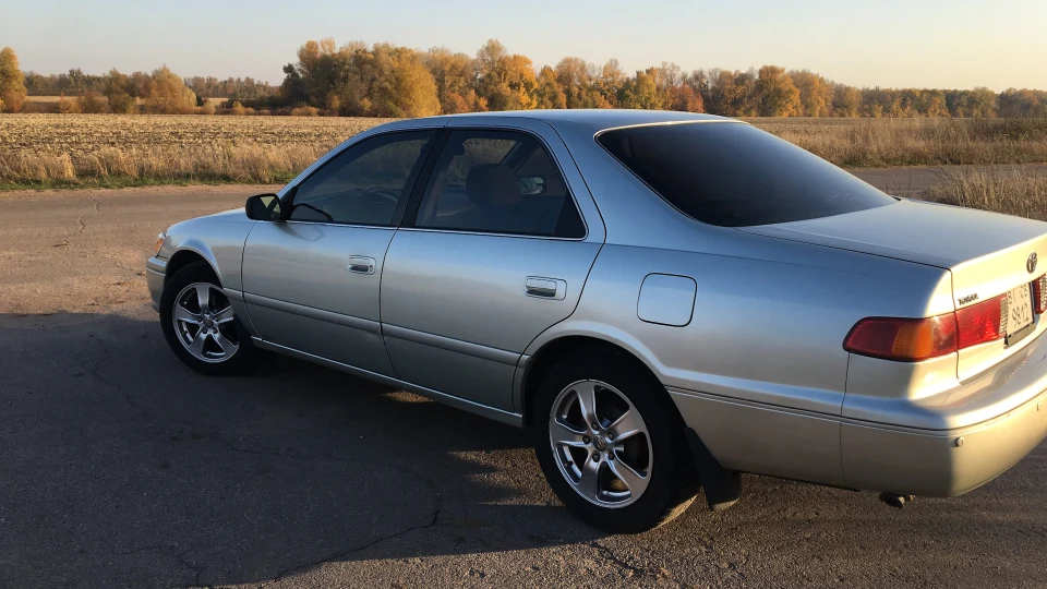 Toyota Camry 3