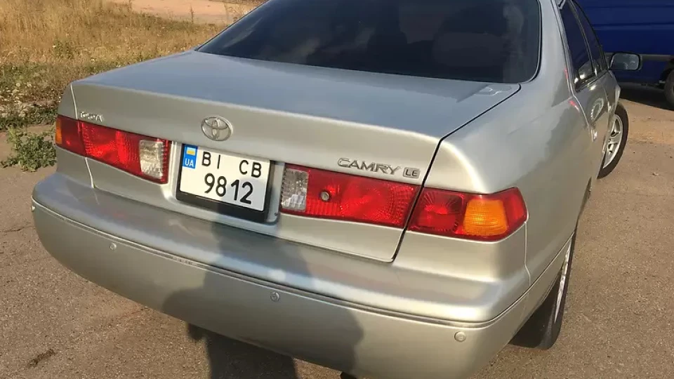 Toyota Camry 4