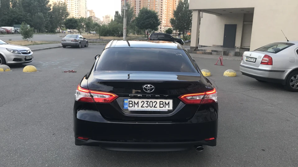 Toyota Camry 2