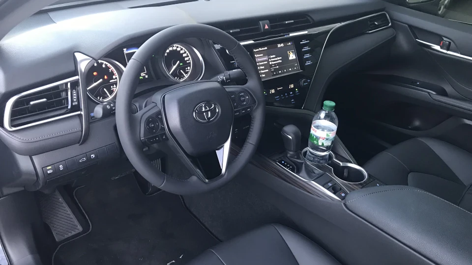 Toyota Camry 4