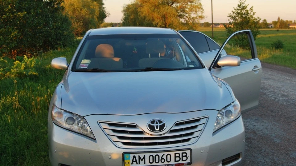 Toyota Camry 3