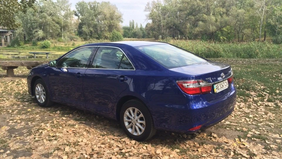 Toyota Camry 5