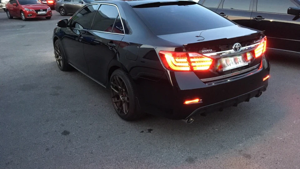 Toyota Camry 4
