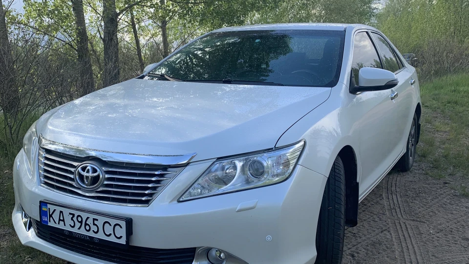 Toyota Camry 2