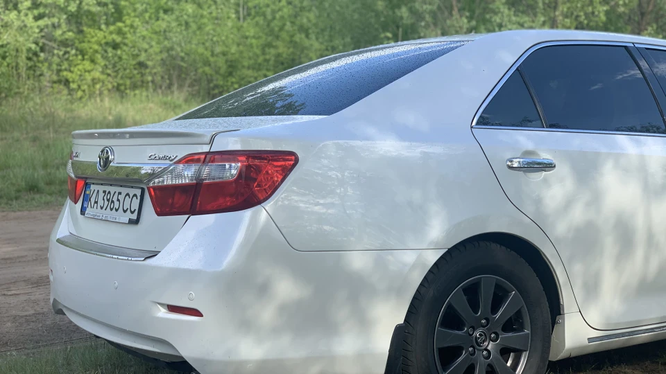Toyota Camry 3