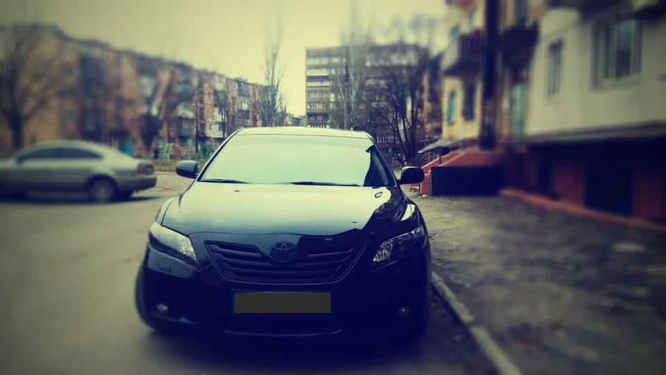Toyota Camry 4