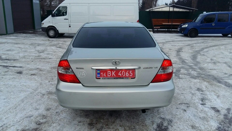 Toyota Camry 2
