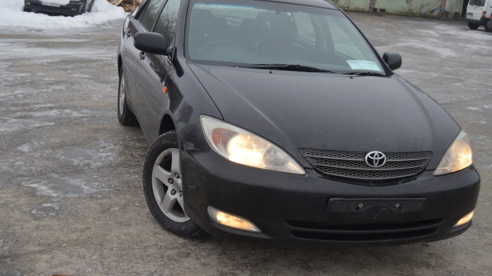 Toyota Camry 3