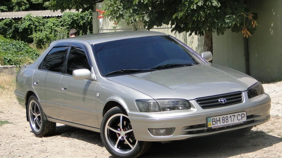 Toyota Camry 20 V6 3