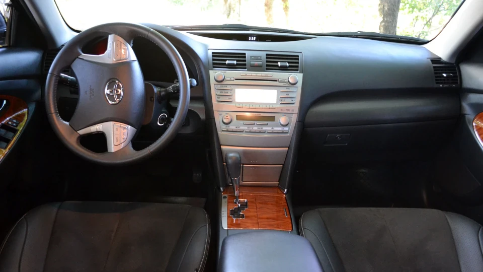 Toyota Camry 2.4 BlackCamry 5