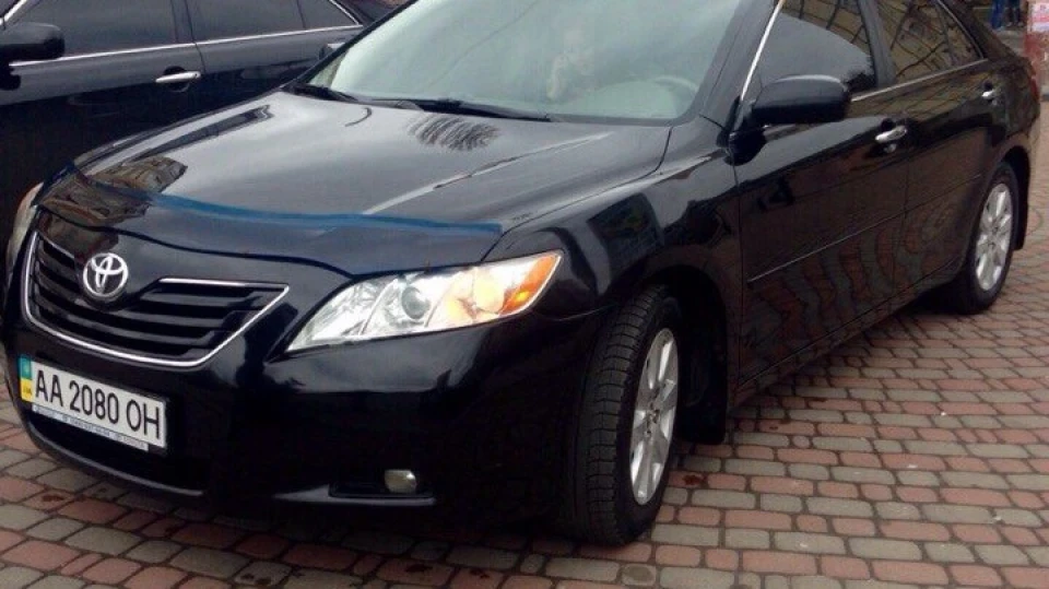 Toyota Camry 2.4 XLE 3