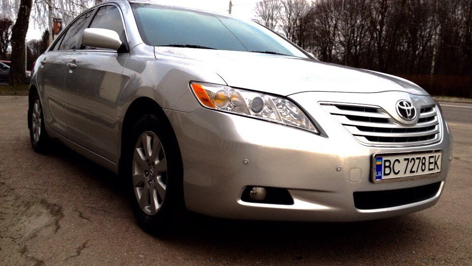 Toyota Camry 2.4AT XLE 3