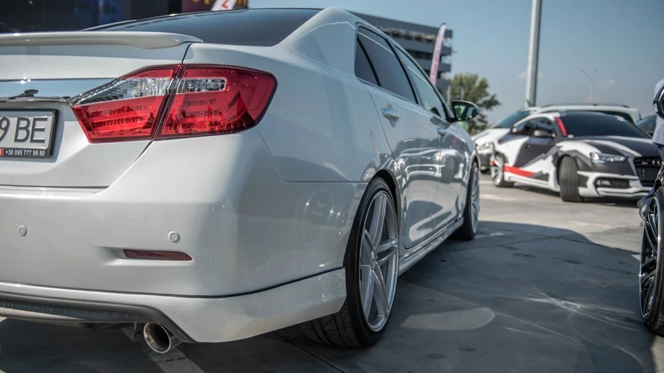 Toyota Camry 2.5 Lux SE & #TeamVossen 4