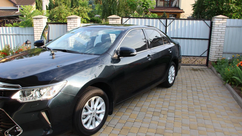 Toyota Camry 2,5 овоч)