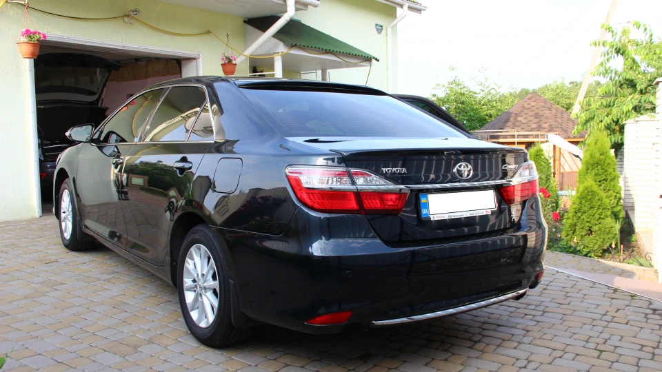 Toyota Camry 2,5 овоч) 2