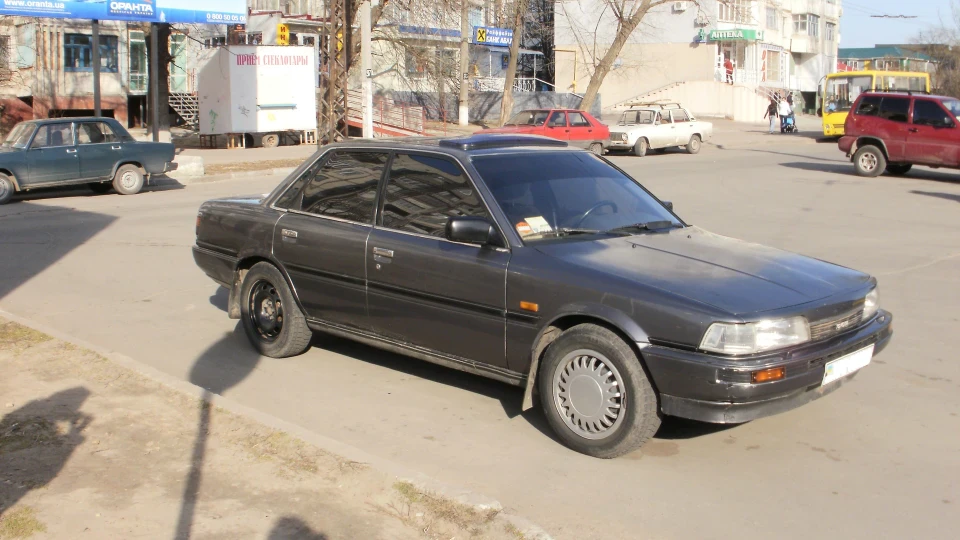 Toyota Camry 2.5 V6 (VZV21) 5