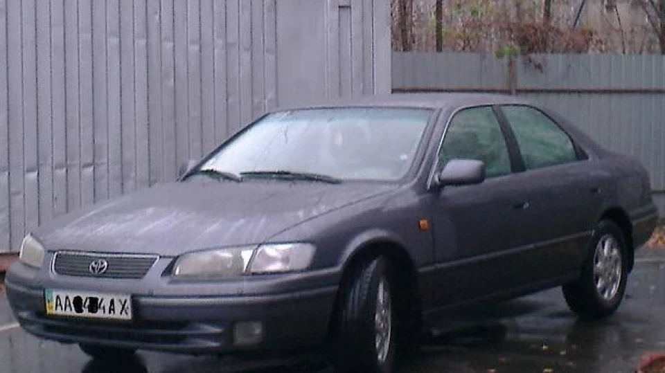 Toyota Camry 3.0 Срібна перлинА 2
