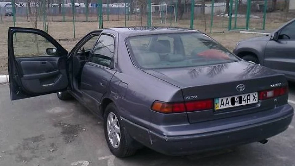 Toyota Camry 3.0 Срібна перлинА 5