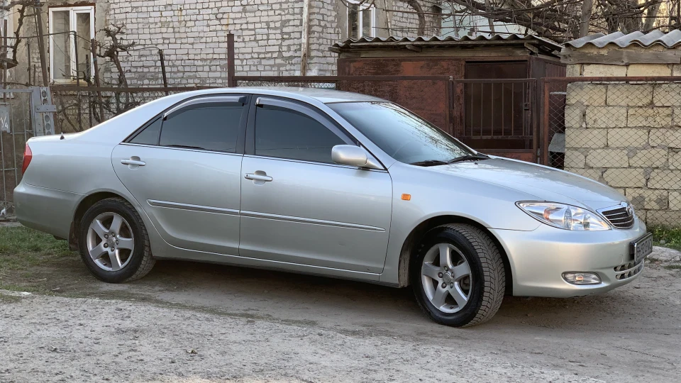 Toyota Camry 3.0 v6 3