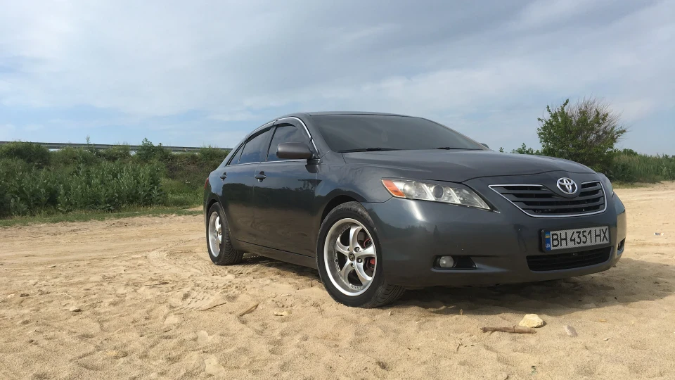 Toyota Camry 3.5 USA 4