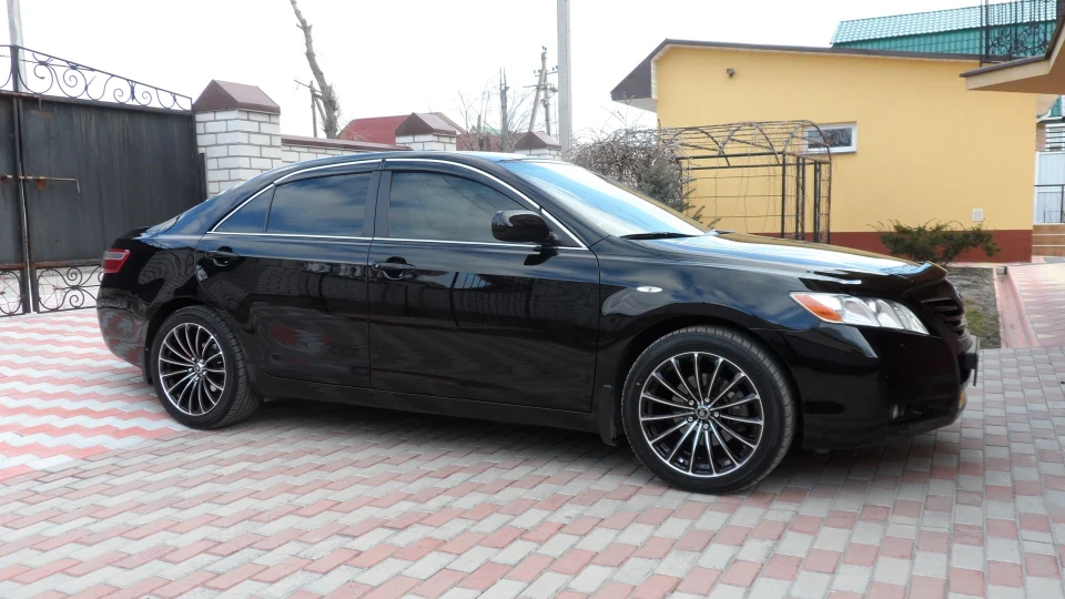 Toyota Camry 3.5 V6 R18 2