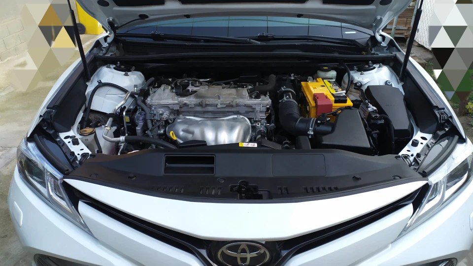 Toyota Camry Біла 3