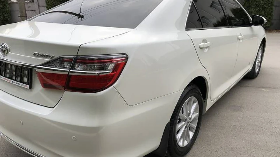 Toyota Camry Білосніжка 3