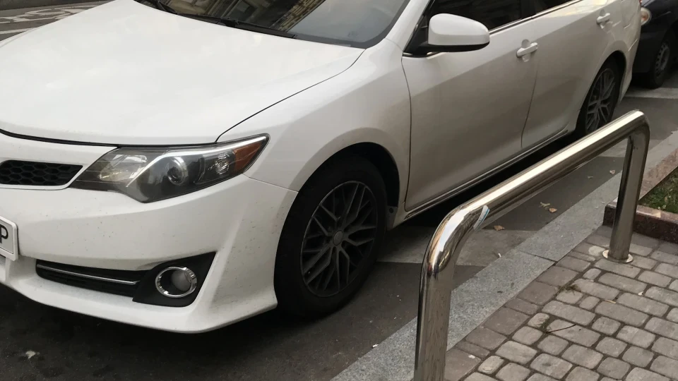 Toyota Camry Білосніжка