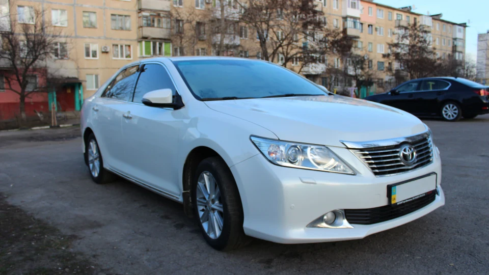 Toyota Camry Білий Самурай
