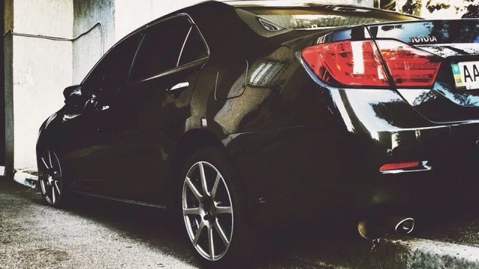 Toyota Camry Шалений Дельфін 2