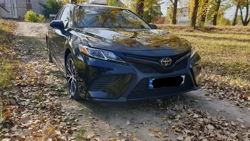 Toyota Camry Black night 3