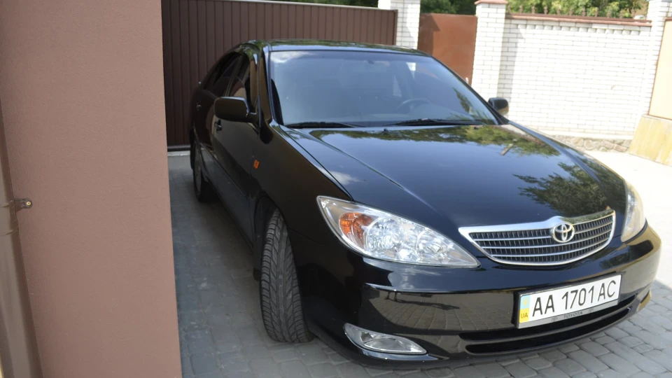Toyota Camry Black Pearl 3