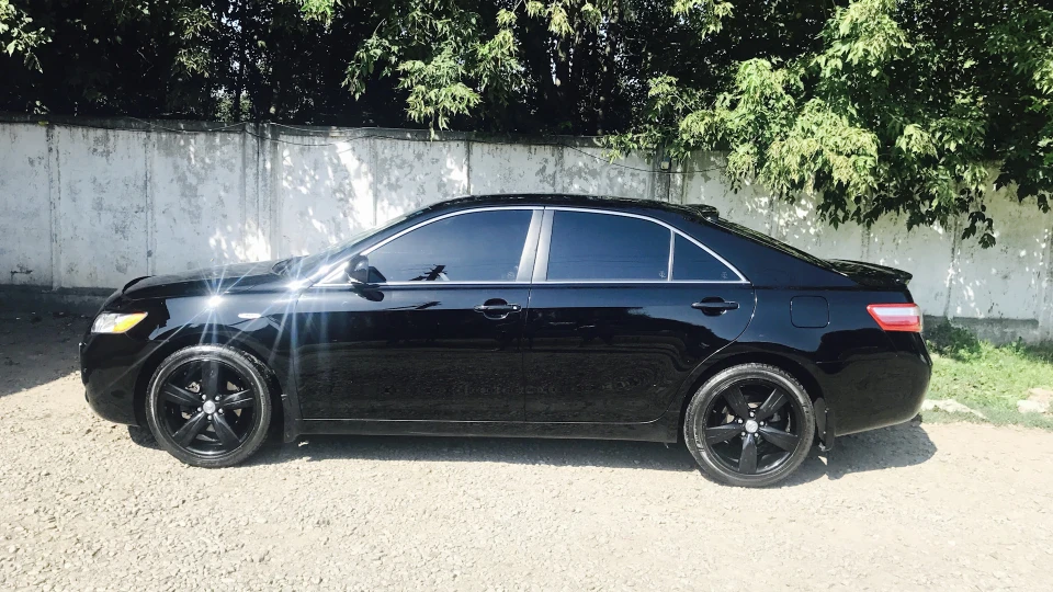 Toyota Camry Чорна на Чорному 2