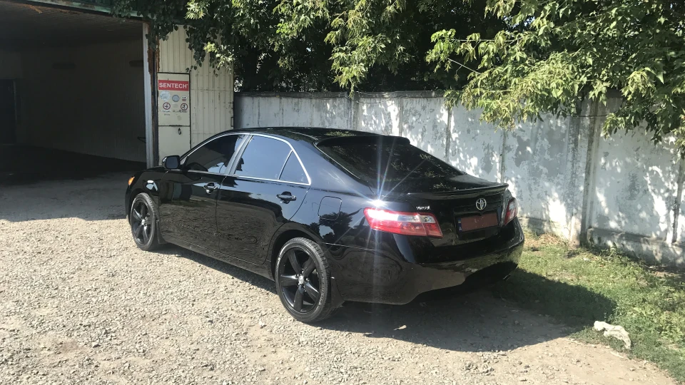 Toyota Camry Чорна на Чорному 3