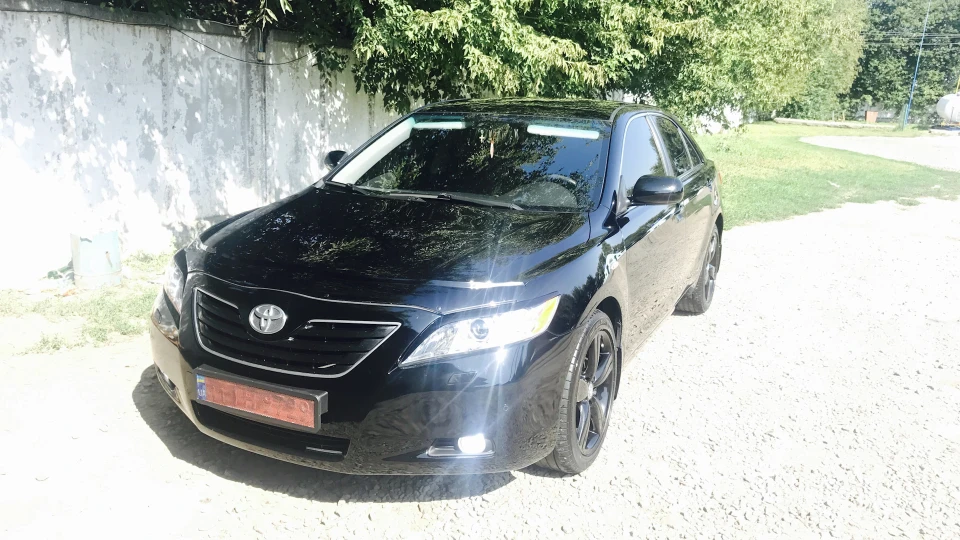 Toyota Camry Чорна на Чорному 4