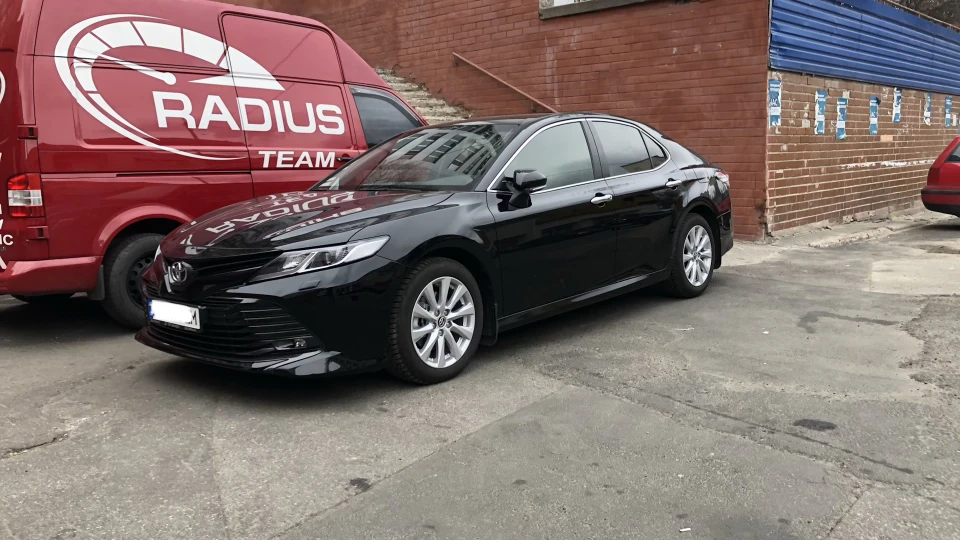 Toyota Camry Чорна 4