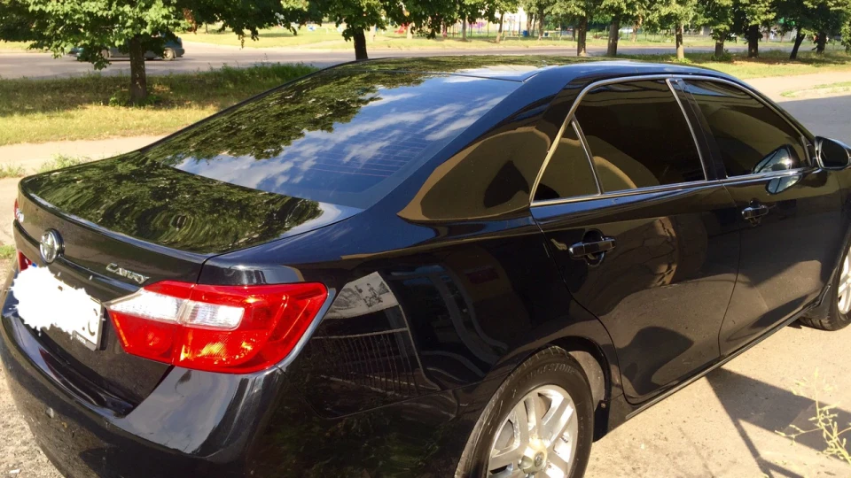 Toyota Camry Чорний Комарик 5