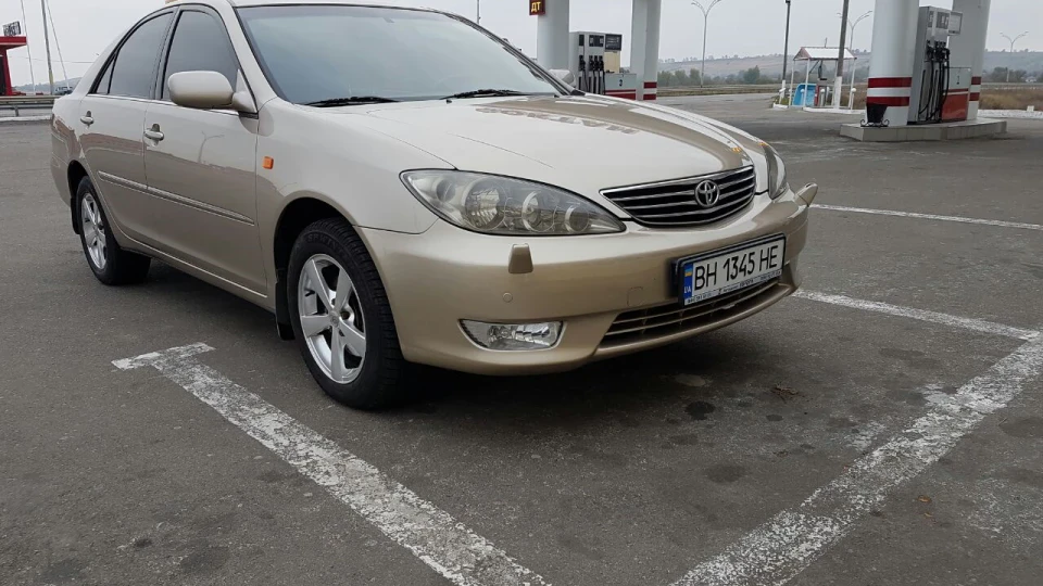 Toyota Camry Desert Rose 2