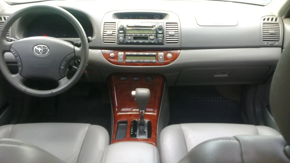 Toyota Camry диван на колесах 4